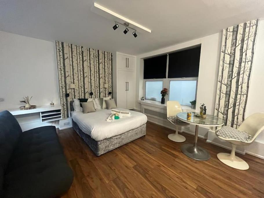 Tree Studio Apartment Barbican F3 Londra Exterior foto